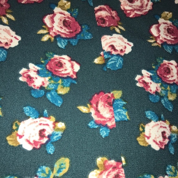 💰Sale💰Forever 21 Floral shorts! - Picture 2 of 3